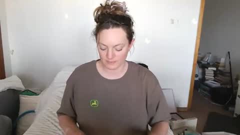 Snapshot of adorable22 chatting on 11.06.25 adorable22 online show from 11.06.25