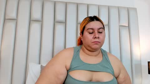Snapshot of adreeaperez1 chatting on 02.06.25 ANDREA PEREZ online show from 02.06.25