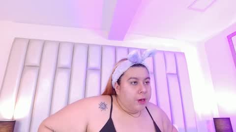 Snapshot of adreeaperez1 chatting on 02.25.26 ANDREA PEREZ online show from 02.25.26