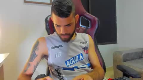 adri_sexboy229 online show from 09.18.25