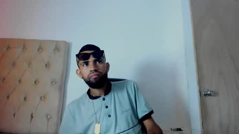 adri_sexboy229 online show from 09.20.25