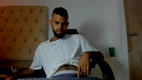 adri_sexboy229 online show from 09.23.25