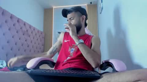 adri_sexboy229 online show from 10.01.25