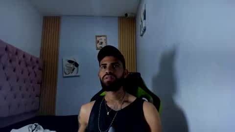 adri_sexboy229 online show from 10.04.25