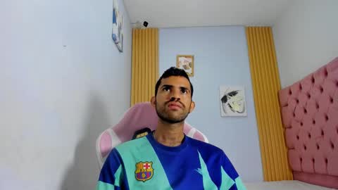 adri_sexboy229 online show from 10.22.25