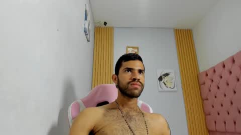 adri_sexboy229 online show from 10.28.25