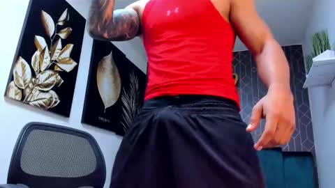 Snapshot of adrian_rae chatting on 11.24.25 online show from 11.24.25