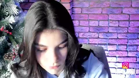 Snapshot of adriana_allen chatting on 01.05.25 Adri online show from 01.05.25