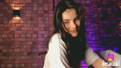 Snapshot of adriana_allen chatting on 01.20.25 Adri online show from 01.20.25