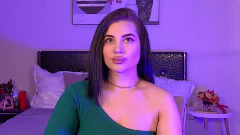 AdrianaTores online show from 11.23.25