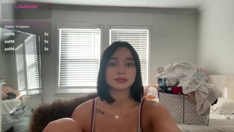 Snapshot of adriannarodriguez chatting on 10.16.25 Adrianna  online show from 10.16.25