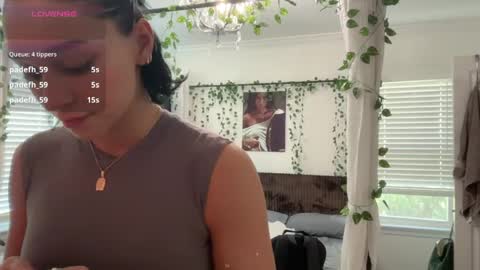 Adrianna  online show from 05.04.26