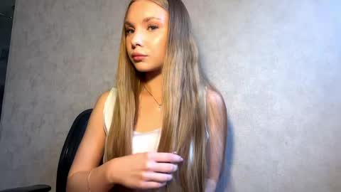 Caroline online show from 04.17.26