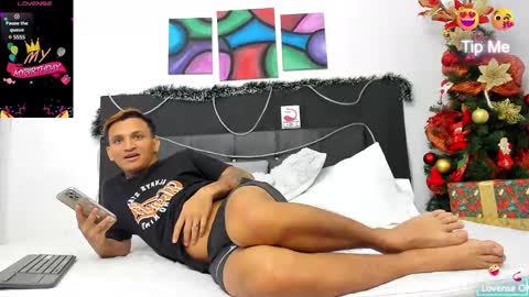 Snapshot of adriano_bigcock chatting on 12.20.24 Adrian online show from 12.20.24