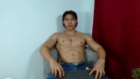 adriel_escalante online show from 10.18.25