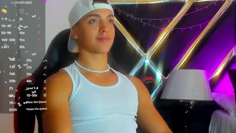 Snapshot of adriianlopez chatting on 12.26.24 Adrian Lopez online show from 12.26.24