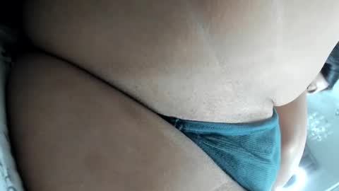 Snapshot of aeenna chatting on 10.23.25 aeenna online show from 10.23.25