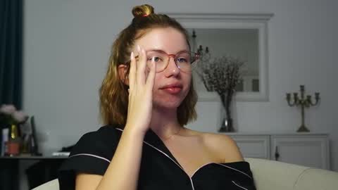 Aelia online show from 09.12.25