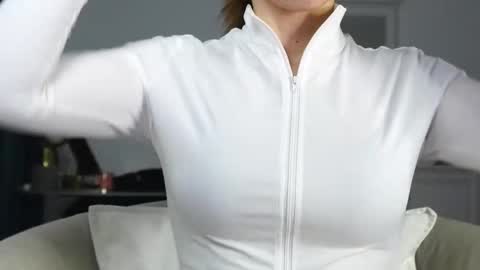 Aelia online show from 10.07.25