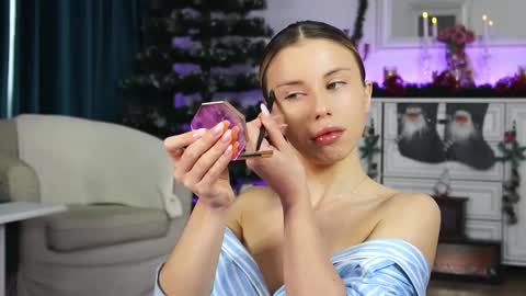 Aelia online show from 12.18.25