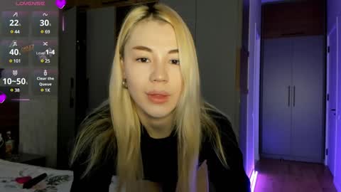 Snapshot of aeries_steel chatting on 12.08.24 Aeries online show from 12.08.24