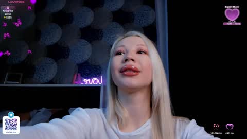 Snapshot of aeries_steel chatting on 01.14.25 Aeries online show from 01.14.25