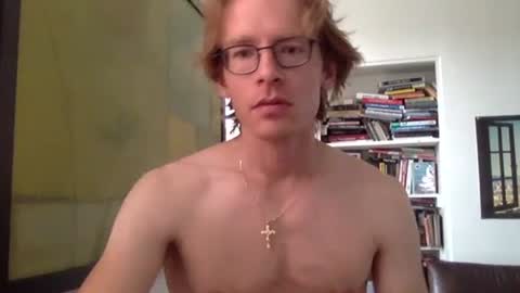 Snapshot of aestheticform chatting on 11.14.25 aesthetic form online show from 11.14.25