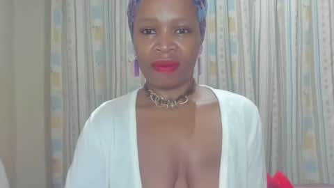 Snapshot of aficangagqueen chatting on 11.12.25 AfricanSquirtQueen online show from 11.12.25