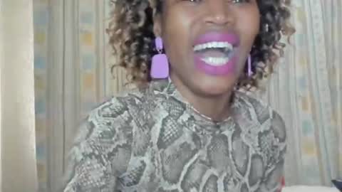 Snapshot of aficangagqueen chatting on 11.17.25 AfricanSquirtQueen online show from 11.17.25