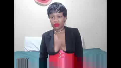 Snapshot of aficangagqueen chatting on 12.21.25 AfricanSquirtQueen online show from 12.21.25