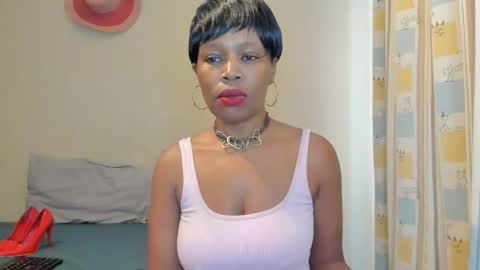 Snapshot of aficangagqueen chatting on 02.13.26 AfricanSquirtQueen online show from 02.13.26