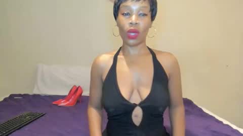 Snapshot of aficangagqueen chatting on 04.21.26 AfricanSquirtQueen online show from 04.21.26