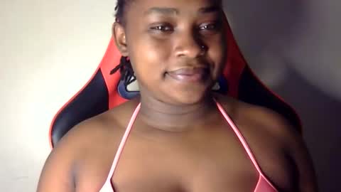 Snapshot of african001 chatting on 09.15.25 stella online show from 09.15.25