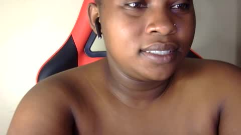Snapshot of african001 chatting on 09.30.25 stella online show from 09.30.25