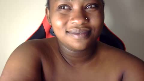 Snapshot of african001 chatting on 10.02.25 stella online show from 10.02.25