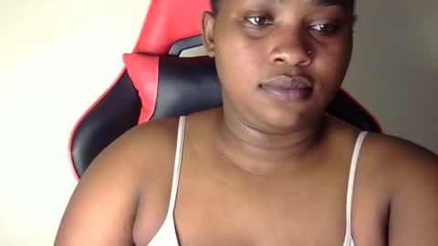 Snapshot of african001 chatting on 10.17.25 stella online show from 10.17.25