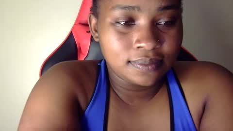 Snapshot of african001 chatting on 10.18.25 stella online show from 10.18.25