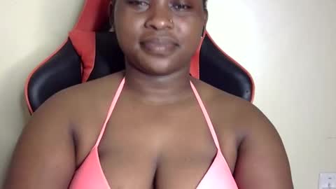 Snapshot of african001 chatting on 01.10.26 stella online show from 01.10.26