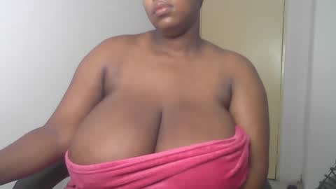 Snapshot of africanbusty chatting on 01.21.25 ONLYFAN-Africanbusty online show from 01.21.25
