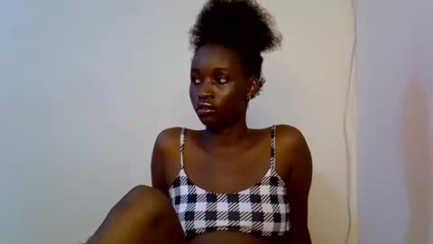 Snapshot of africanuh chatting on 04.12.26 Africanuh online show from 04.12.26