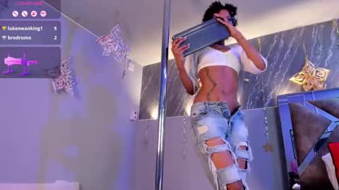 Snapshot of afroditagreenn chatting on 11.29.25 Afrodita online show from 11.29.25