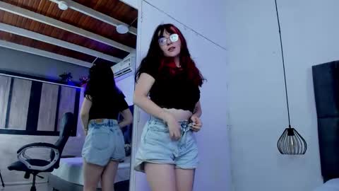 Snapshot of afroditaleclair chatting on 11.06.25 Afrodita online show from 11.06.25