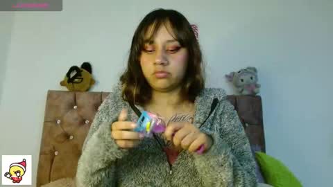 Snapshot of afroditaunu chatting on 12.14.25 Cris owo online show from 12.14.25