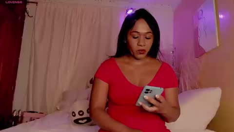 Snapshot of afrodyta06 chatting on 09.20.25 Sara online show from 09.20.25