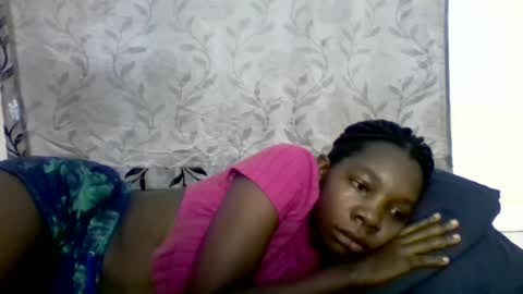 Snapshot of afronubians_ chatting on 02.17.25 pink and josphen online show from 02.17.25