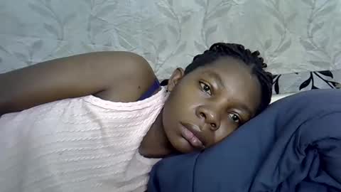 Snapshot of afronubians_ chatting on 02.20.25 pink and josphen online show from 02.20.25