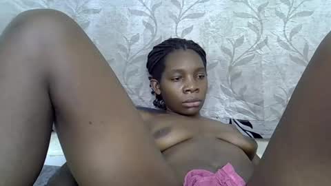 Snapshot of afronubians_ chatting on 03.01.25 pink and josphen online show from 03.01.25