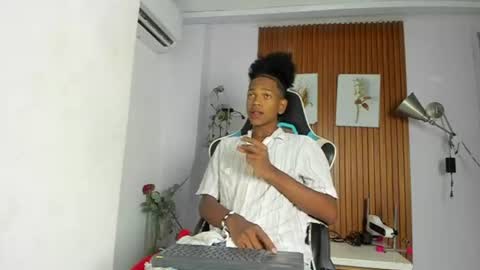afrowayuu online show from 06.15.26