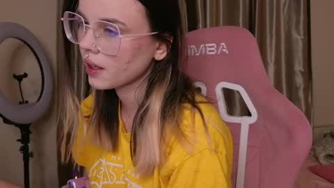 Snapshot of afterdarkduo chatting on 04.02.26 afterdarkduo online show from 04.02.26