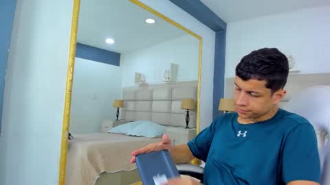 Snapshot of agarevans chatting on 12.18.25 AGAR online show from 12.18.25